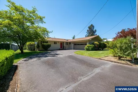 1907 SE Miller Ave, Dallas, OR 97338