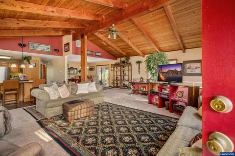 Living - 11046 Winstanley Dr SE, Lyons, OR 97358 photo 1 of 4