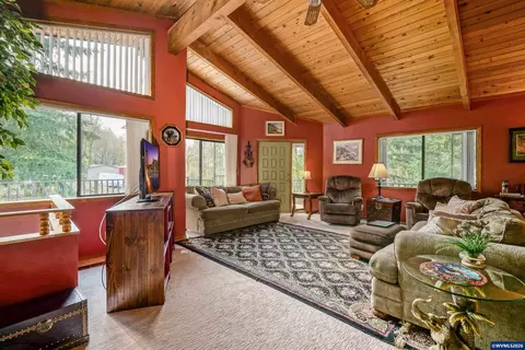Living - 11046 Winstanley Dr SE, Lyons, OR 97358 photo 2 of 4