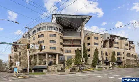 777 Commercial Apt 319 St SE, Salem, OR 97301