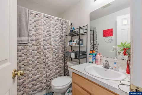 Bath - 1416 Falcon Lp Lp, Independence, OR 97351 photo 1 of 3