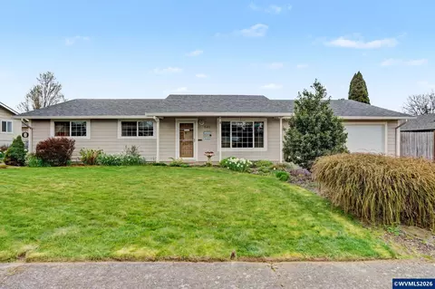 640 S Pershing St, Mount Angel, OR 97362