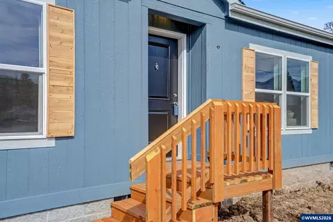 212 N Santiam Hwy SE, Gates, OR 97346