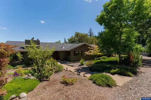33941 Marys River Estates Rd, Philomath, OR 97370