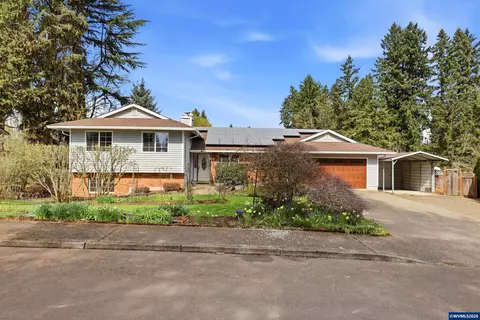 2055 SE Oak Crest Dr, Hillsboro, OR 97123