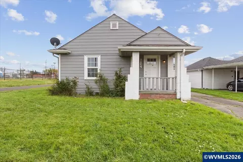 704 16th Ave SW, Albany, OR 97321