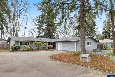 160 Oak Ln, Lebanon, OR 97355