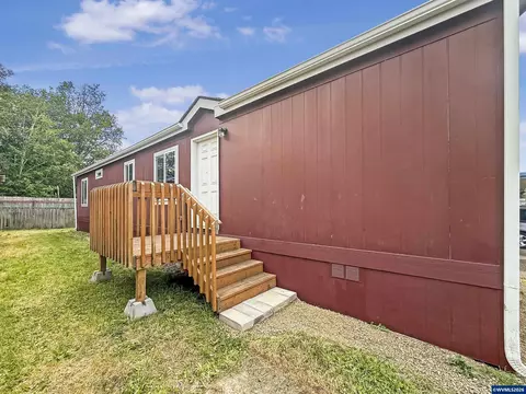 300 SE Goodnight Ave #50, Corvallis, OR 97333