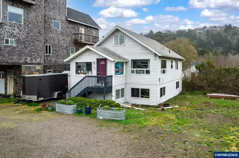 460 Highway 101, Rockaway Beach, OR 97136