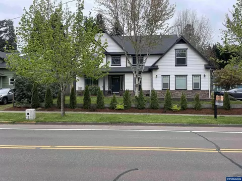 4420 SW Country Club Dr, Corvallis, OR 97333