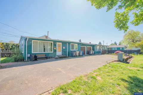 1178 Hiatt St, Lebanon, OR 97355