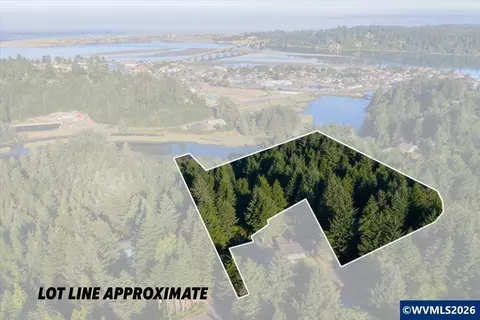 120 NE Waldport Heights Dr, Waldport, OR 97394
