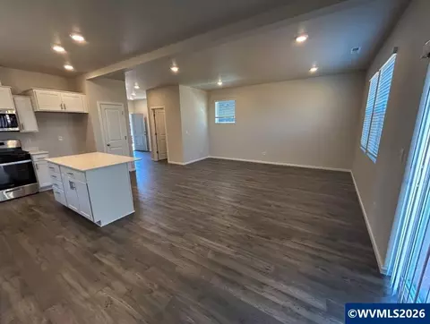 2676 U St, Springfield, OR 97477 photo 7