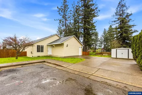 3130 Chucker Ln, Lebanon, OR 97355