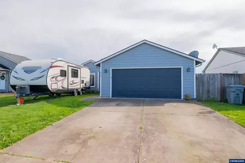 1066 Kees St, Lebanon, OR 97355
