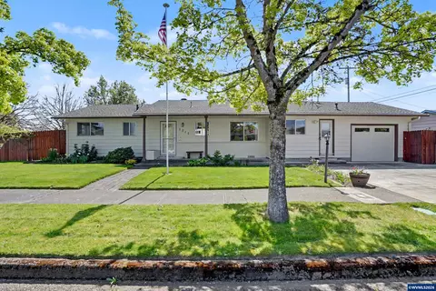 1016 31st Ave SE, Albany, OR 97322