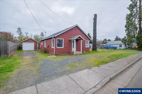 1132 2nd Ave, Sweet Home, OR 97386