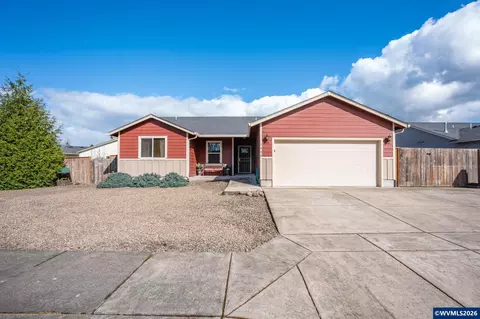 1944 37th Cir, Sweet Home, OR 97386
