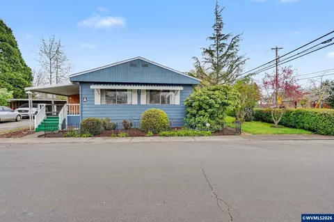 1418 Pine St NE #A, Silverton, OR 97381