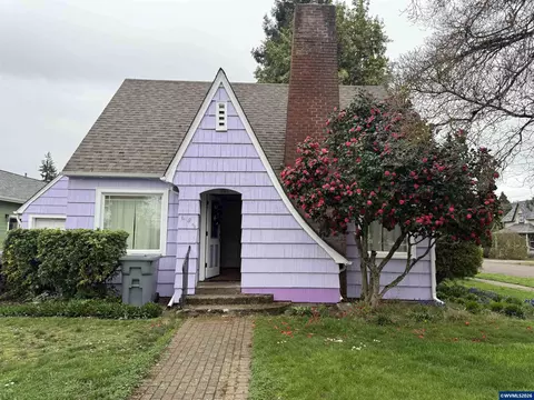 493 Park St, Lebanon, OR 97355