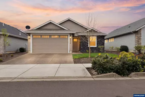 2045 SE Academy St, Dallas, OR 97338
