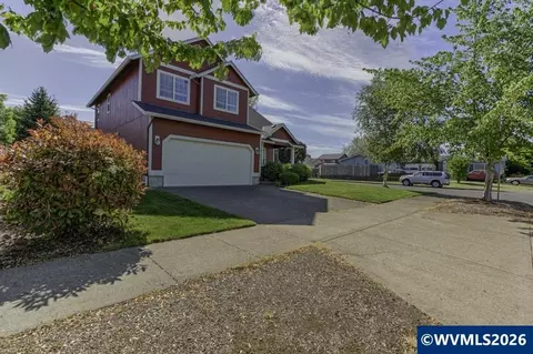 4722 Gill St NE, Salem, OR 97305