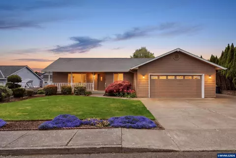 277 NE Holiday Ave, Dallas, OR 97338