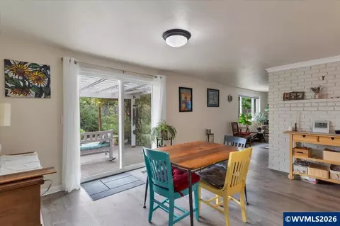 Dining - 1490 Acacia Ave, Eugene, OR 97408 photo 3 of 3