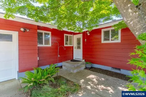 Exterior - 1490 Acacia Ave, Eugene, OR 97408 photo 6 of 10