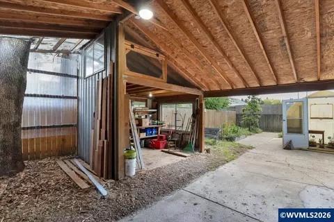 Exterior - 1490 Acacia Ave, Eugene, OR 97408 photo 9 of 10