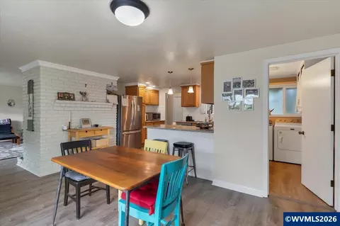 Dining - 1490 Acacia Ave, Eugene, OR 97408 photo 2 of 3