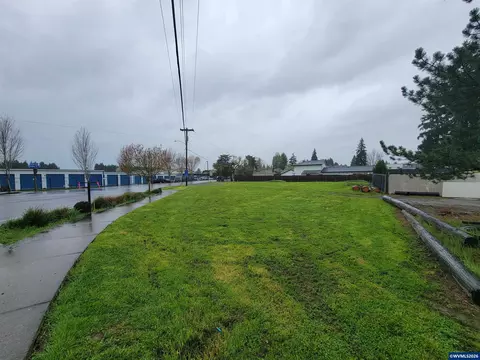 5010 Windsor Island Rd N, Keizer, OR 97303