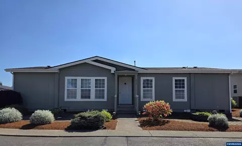 613 Royalty Cir NE, Salem, OR 97301