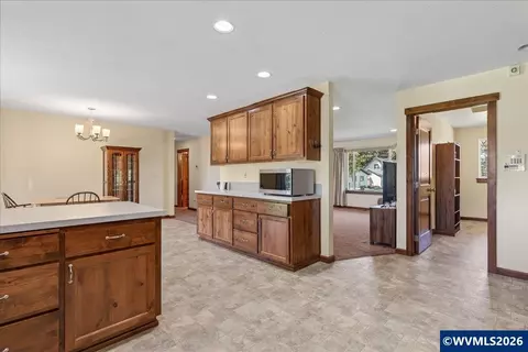 Kitchen - 11294 Mehama Hts SE, Lyons, OR 97358 photo 3 of 3