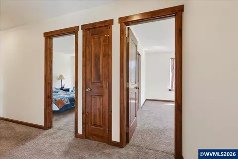 Entry Way - 11294 Mehama Hts SE, Lyons, OR 97358 photo 3 of 4