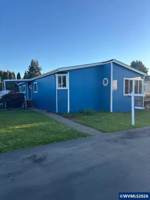 1400 Candlelight Dr #174, Eugene, OR 97402