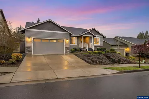1022 Emmett Lp Lp, Silverton, OR 97381
