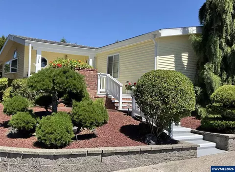 2120 Robins Ln SE #1, Salem, OR 97306