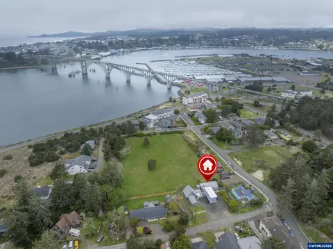 220 SW 29th St, Newport, OR 97365