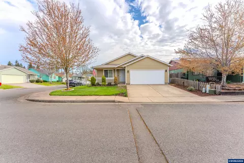 910 Kauai St SE, Salem, OR 97317