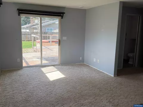 Living - 442 Cedar St, Lyons, OR 97358 photo 3 of 3