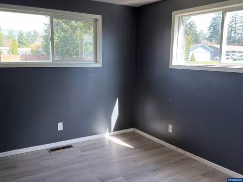 Bedroom - 442 Cedar St, Lyons, OR 97358 photo 4 of 6
