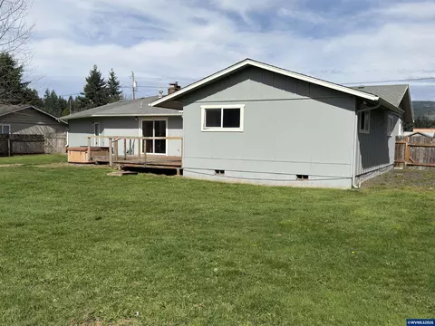 Exterior - 442 Cedar St, Lyons, OR 97358 photo 1 of 3
