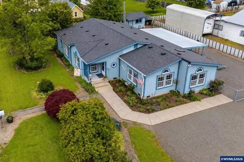 511 Washburn St, Brownsville, OR 97327