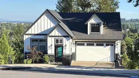 1372 Overview St NW, Salem, OR 97304