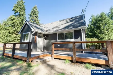 35349 Blitz Ln, Blodgett, OR 97326