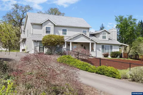 38725 Green Dr, Lebanon, OR 97355