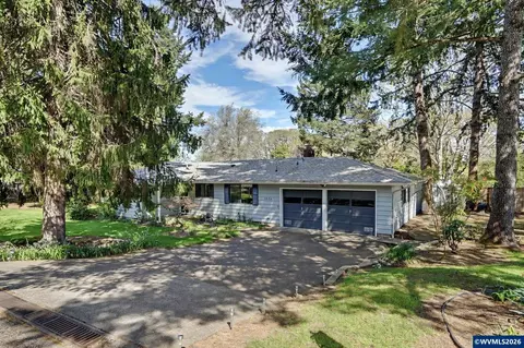 1525 NW Woodland Dr, Corvallis, OR 97330