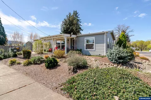 1340 40th Ave, Sweet Home, OR 97386