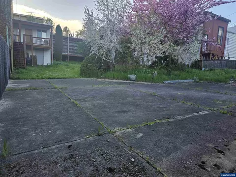 000 Main St, Independence, OR 97351